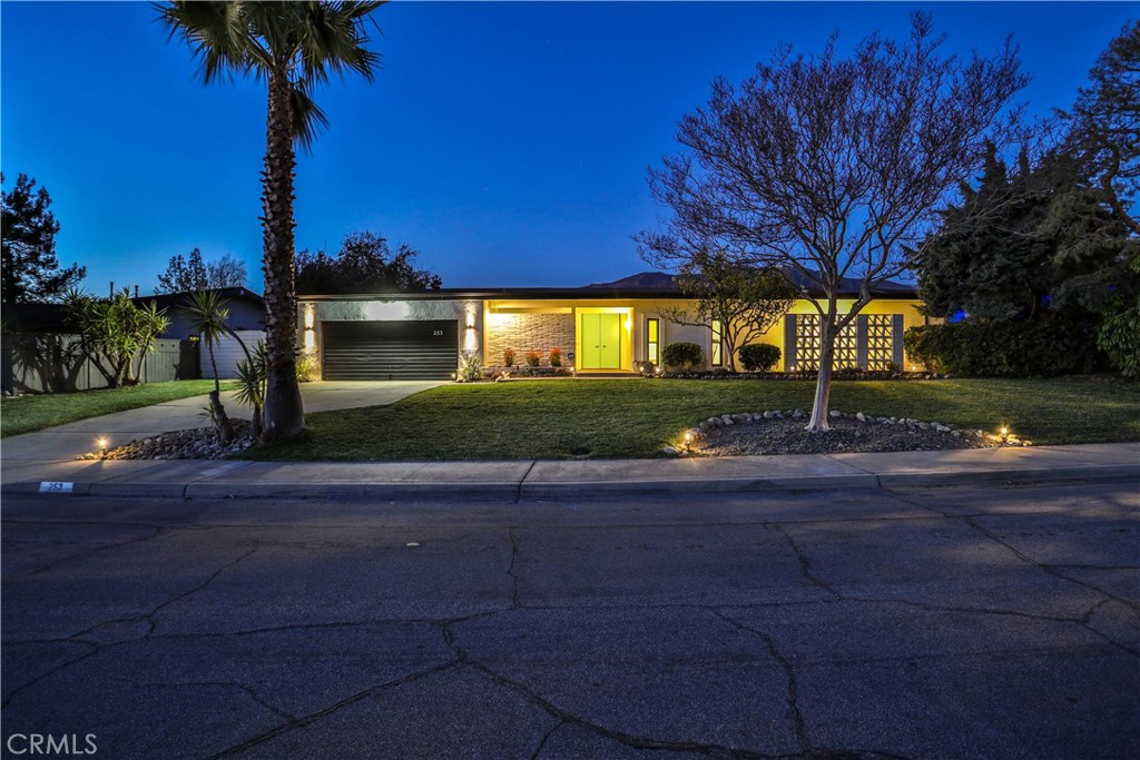 253 W Monterrey Drive