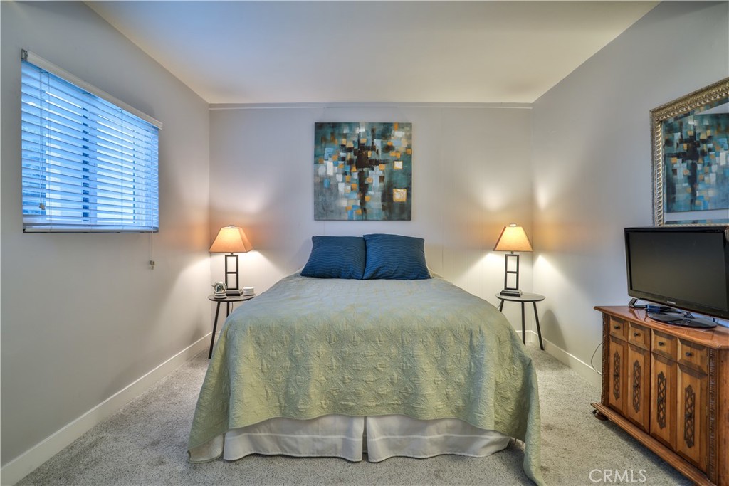 253 W Monterrey Drive