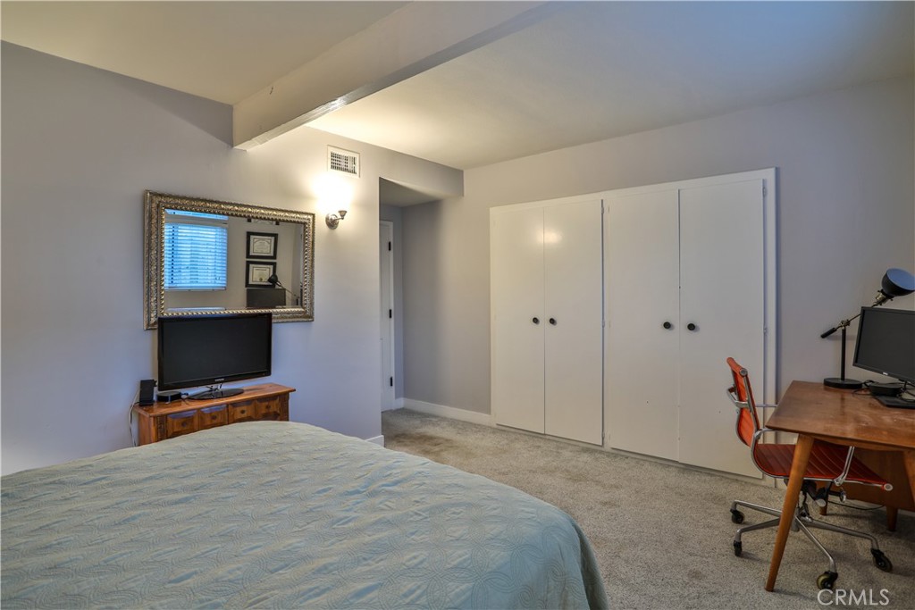 253 W Monterrey Drive