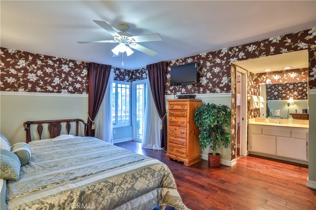 105 E Blue Mountain Way