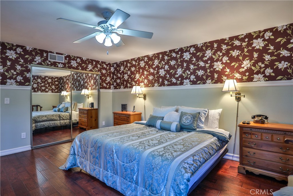 105 E Blue Mountain Way