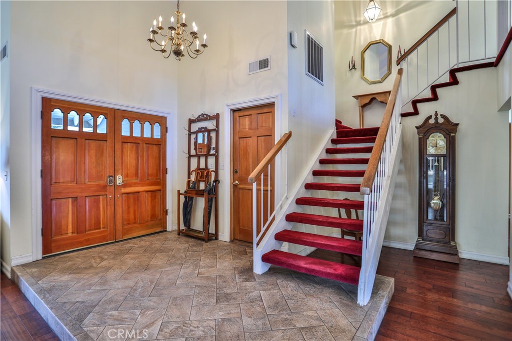 105 E Blue Mountain Way