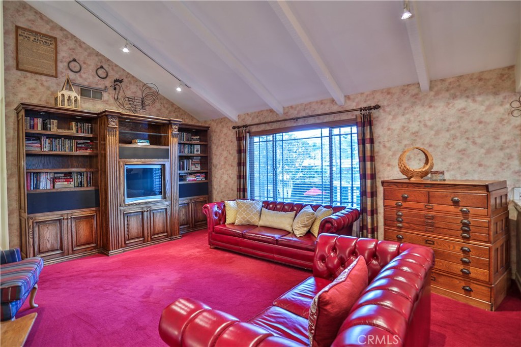 105 E Blue Mountain Way