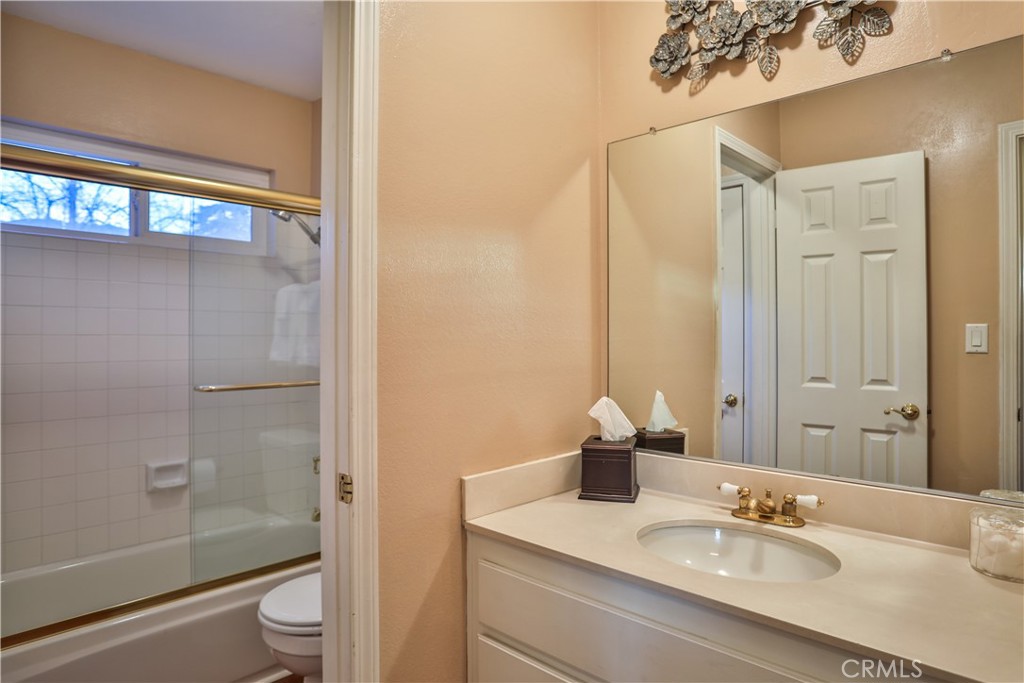 105 E Blue Mountain Way