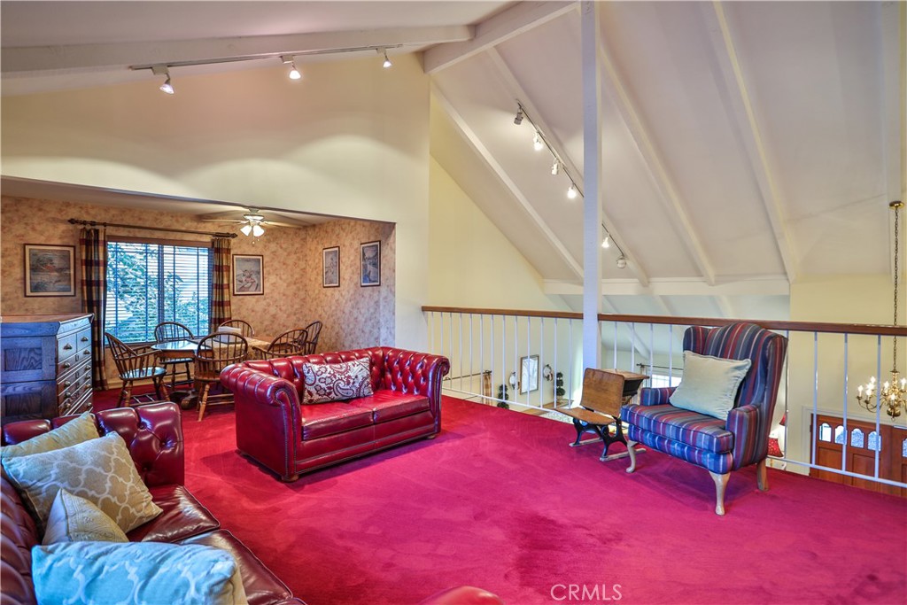 105 E Blue Mountain Way