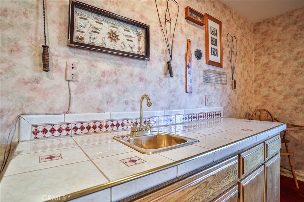 105 E Blue Mountain Way