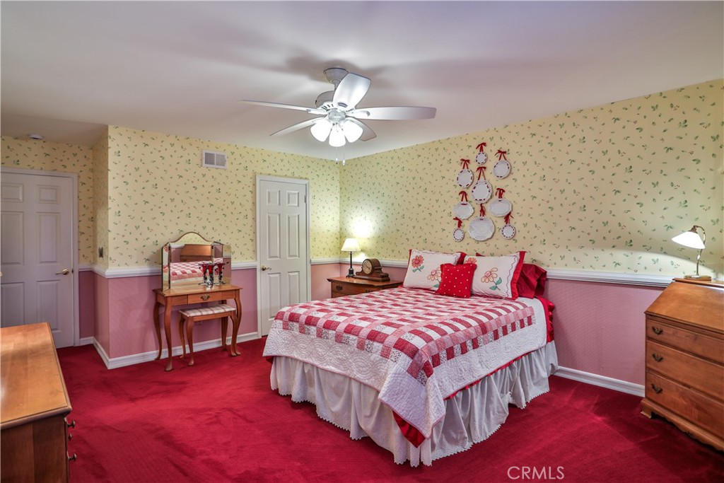 105 E Blue Mountain Way