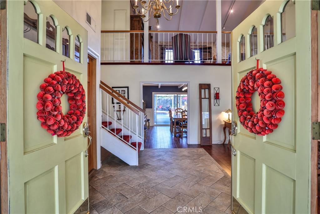 105 E Blue Mountain Way