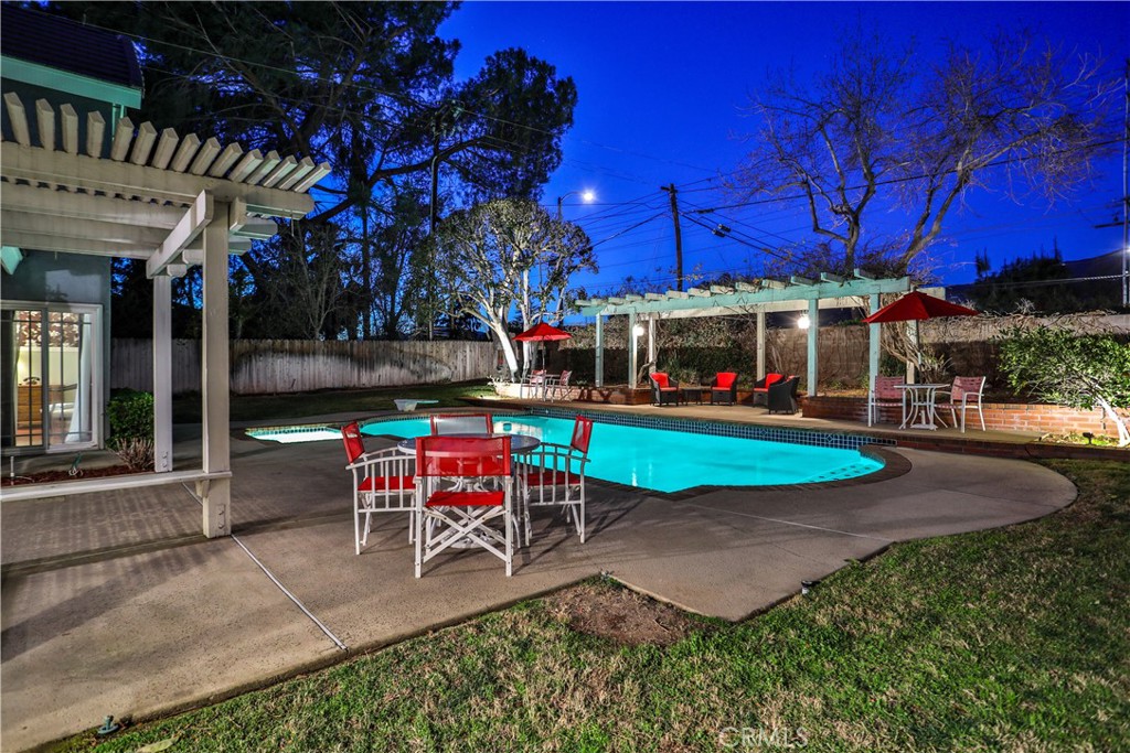 105 E Blue Mountain Way