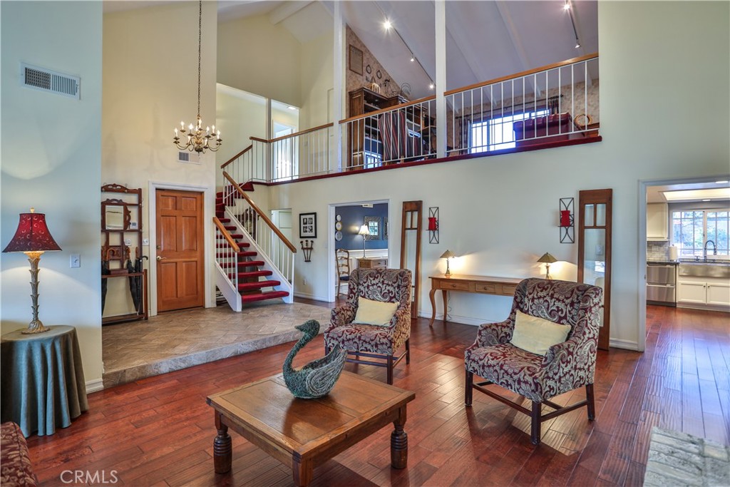 105 E Blue Mountain Way