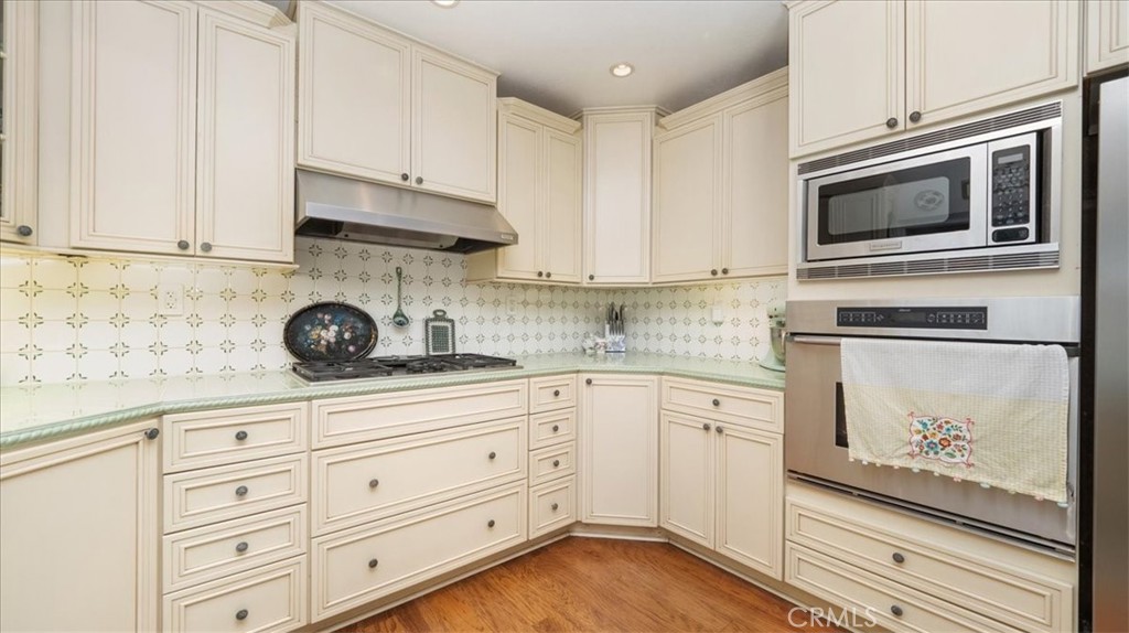 1819 Elmhurst Circle