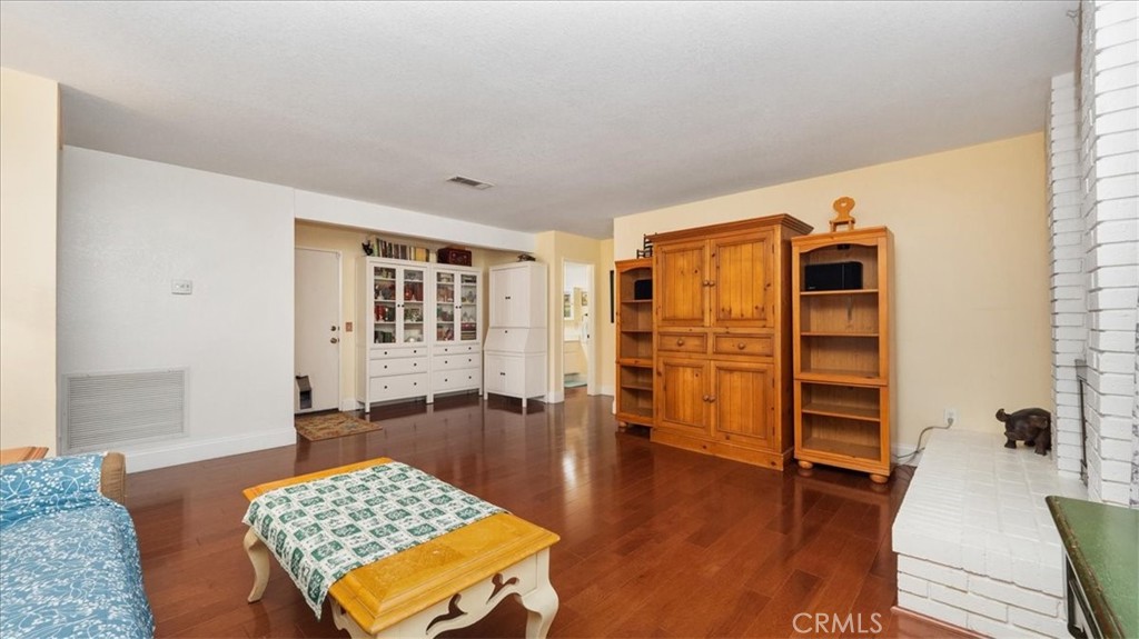 1819 Elmhurst Circle