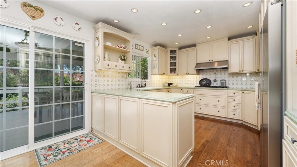 1819 Elmhurst Circle