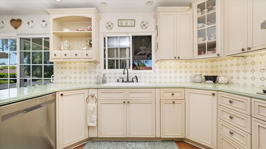 1819 Elmhurst Circle