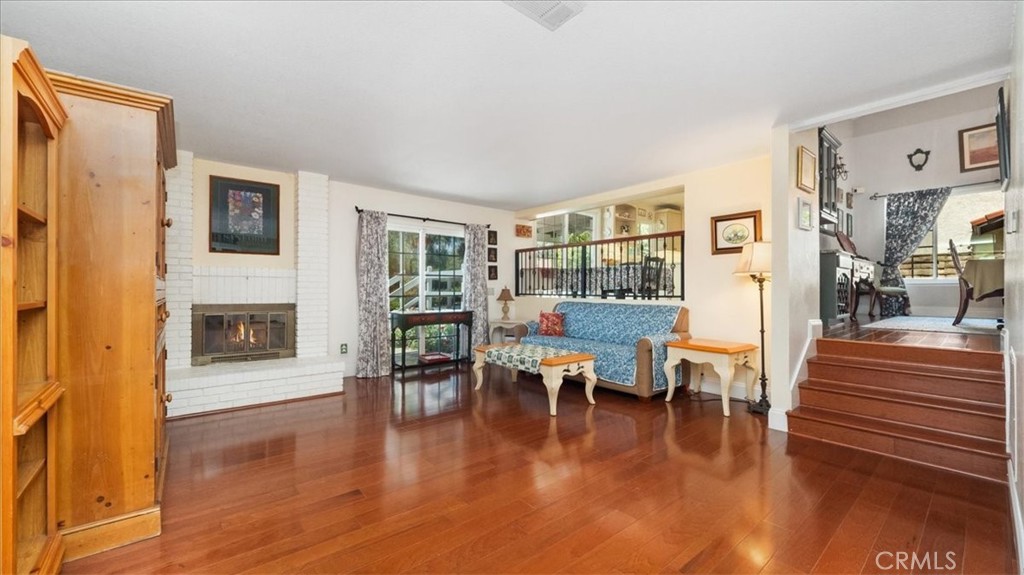 1819 Elmhurst Circle