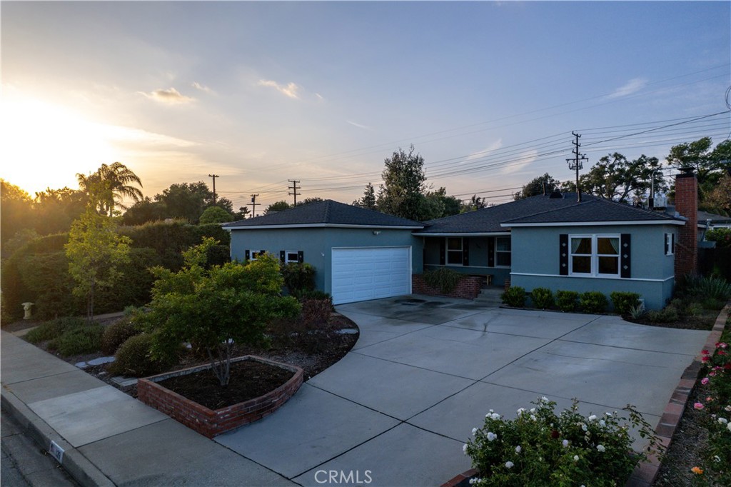 139 E Villanova Drive