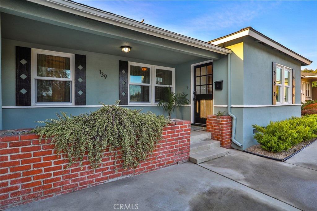 139 E Villanova Drive