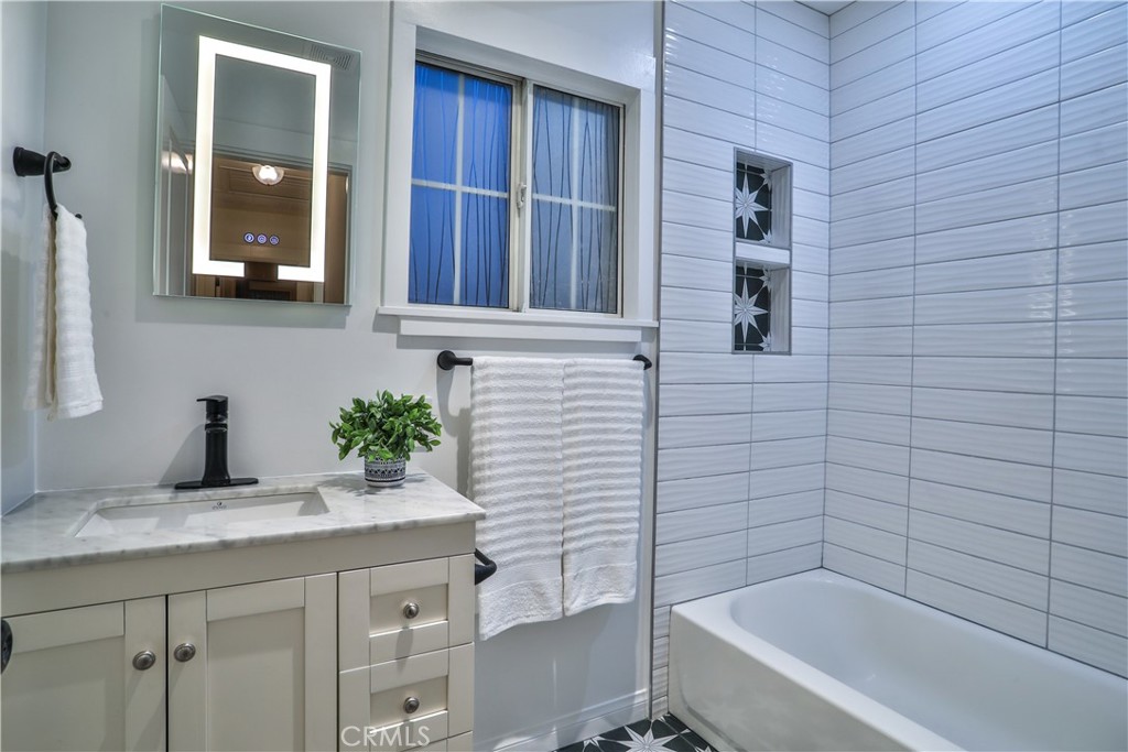 139 E Villanova Drive