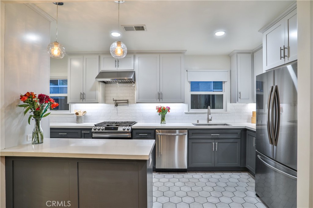 139 E Villanova Drive