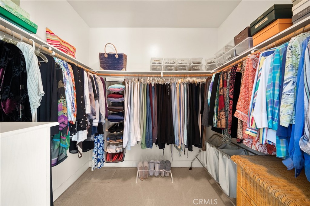 1221 N Cambridge Avenue