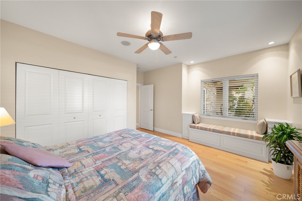 1221 N Cambridge Avenue