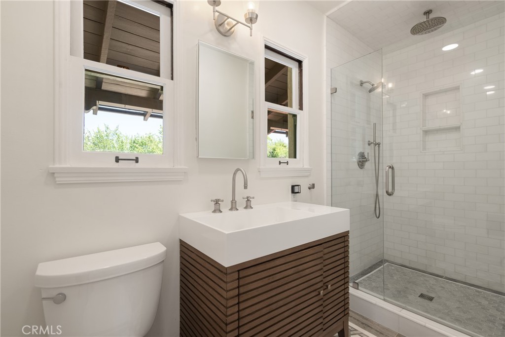 1111 N Indian Hill Boulevard