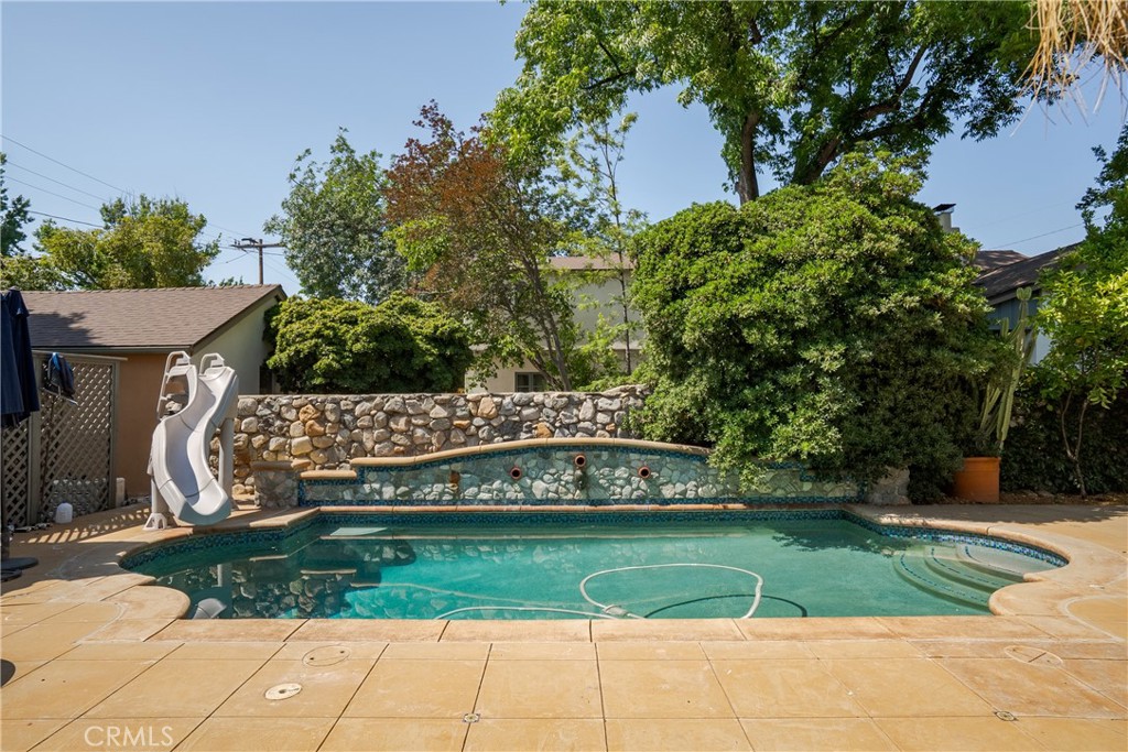 1111 N Indian Hill Boulevard