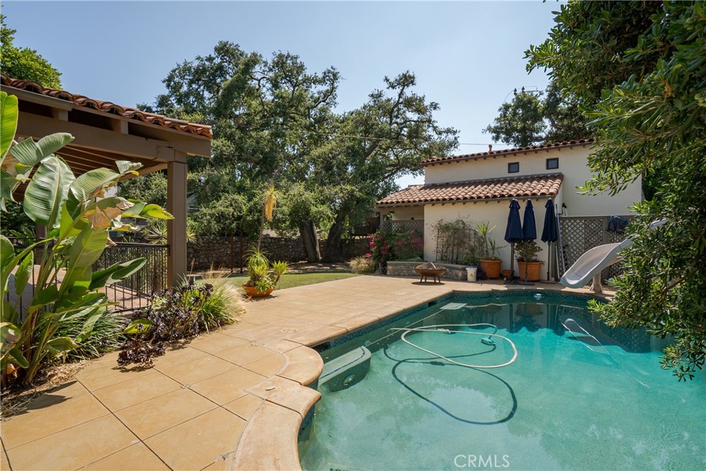 1111 N Indian Hill Boulevard