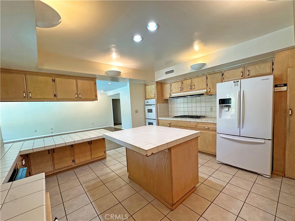 1562 Whittier Avenue