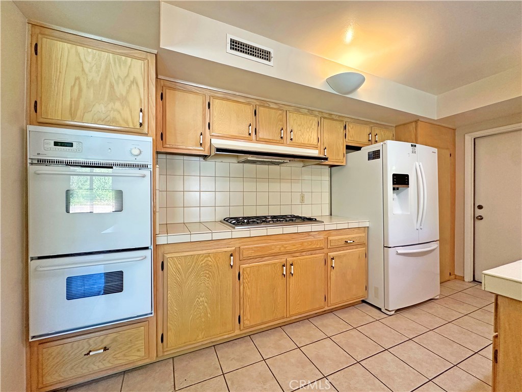 1562 Whittier Avenue