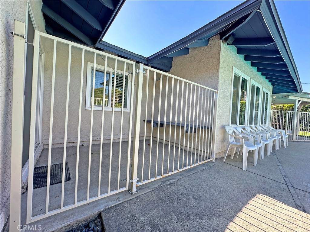 1562 Whittier Avenue