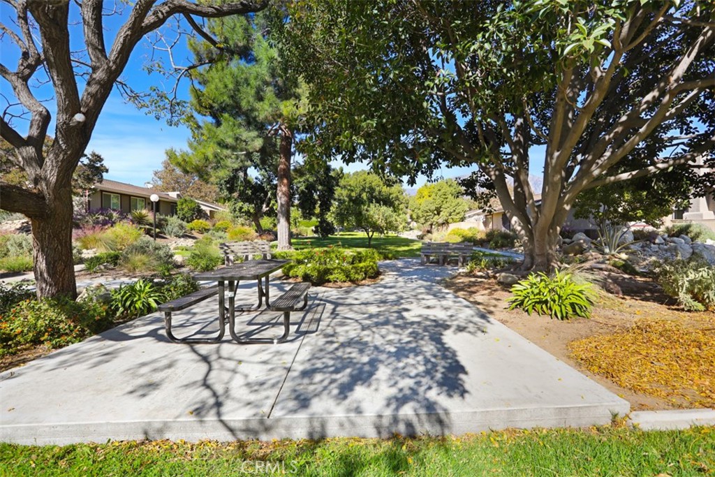 1619 Carmel Circle W