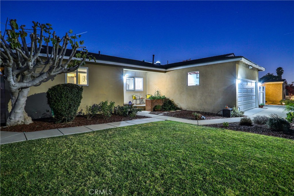 8247 Jadeite Avenue