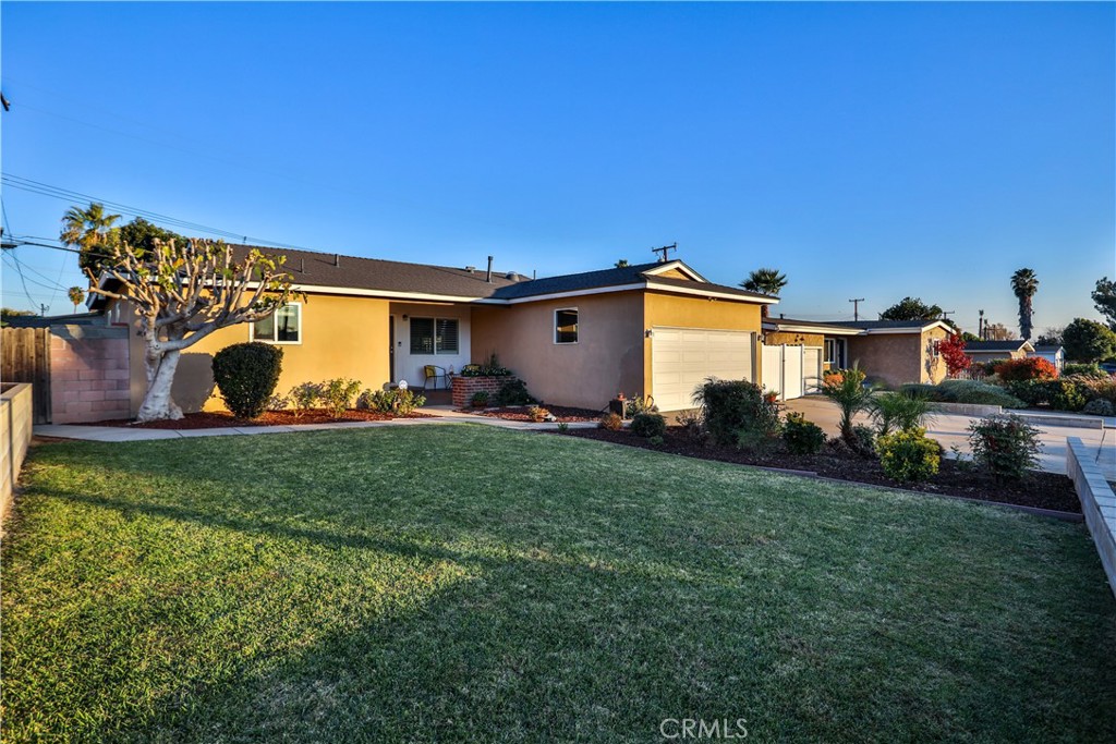 8247 Jadeite Avenue