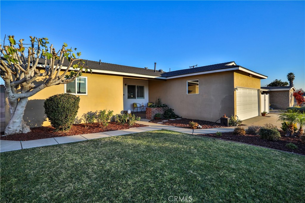 8247 Jadeite Avenue
