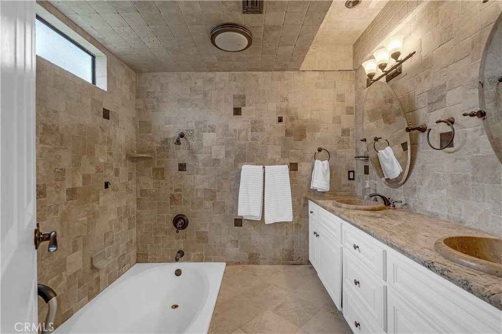 2120 Capuchin Way