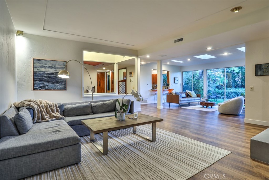 701 Kilbourne