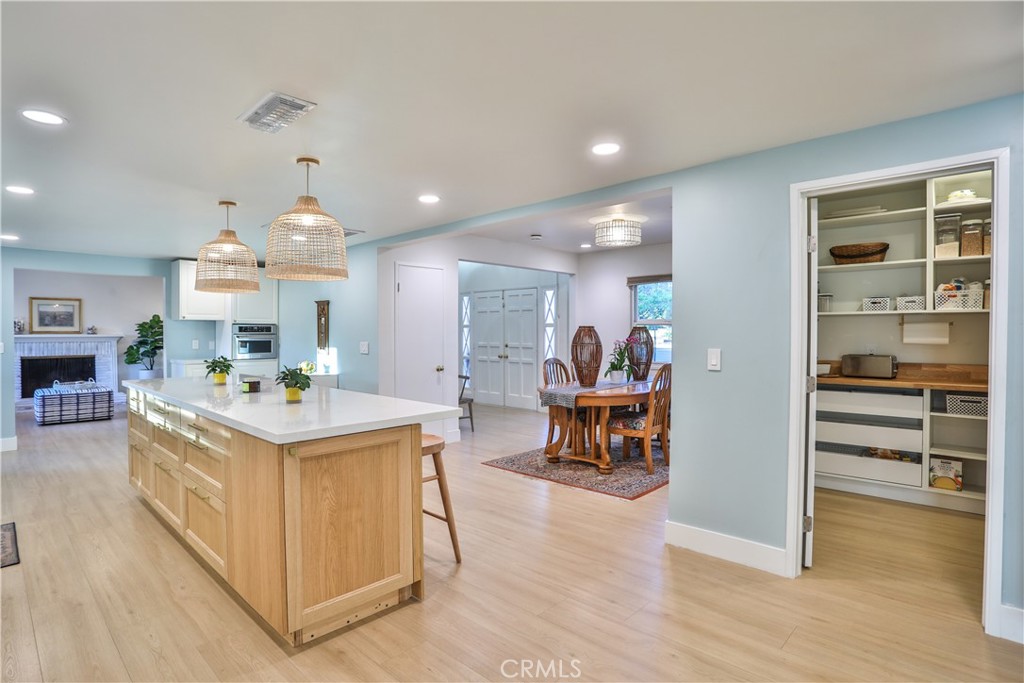 2117 Oxford