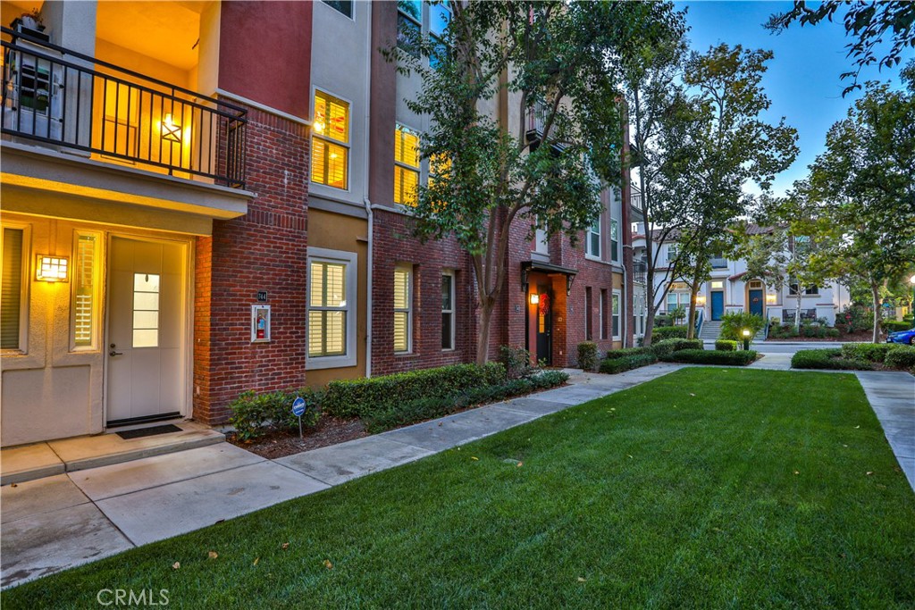 744 W 1st Street