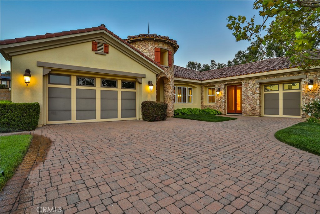 13052 Via Tesoro Drive