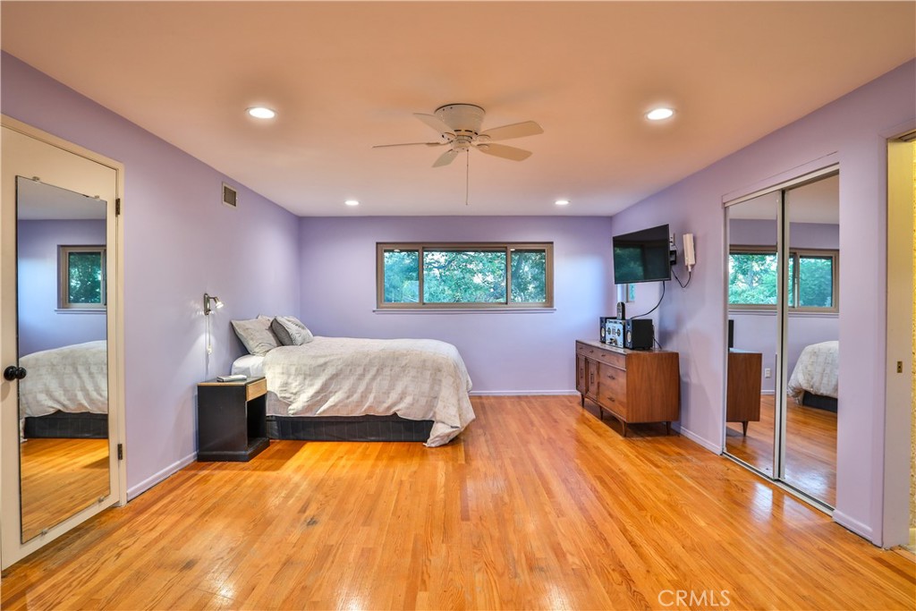 846 W 10th Street