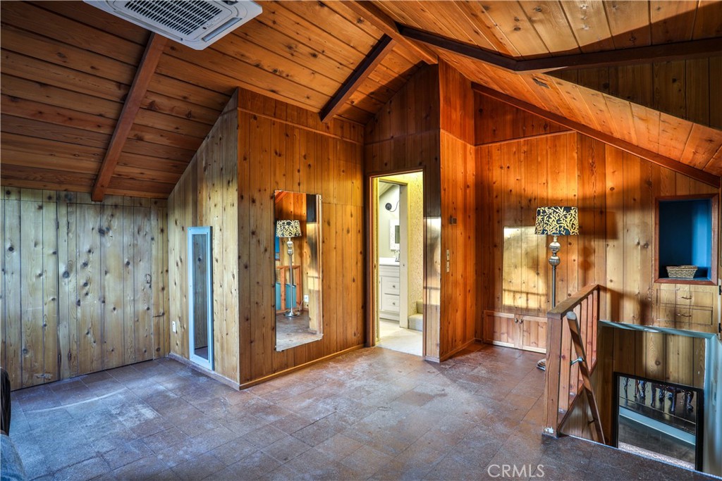 846 W 10th Street