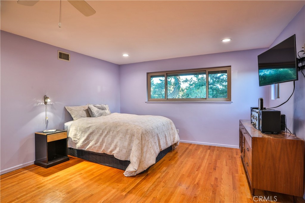 846 W 10th Street