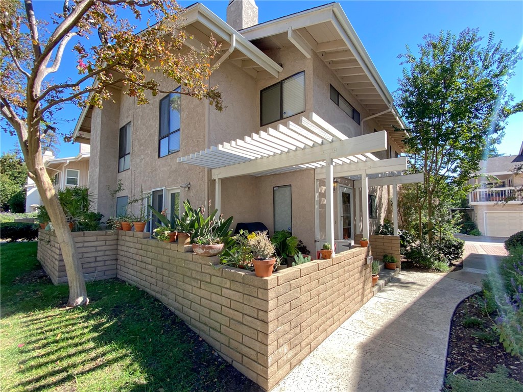 324 W 7th Street