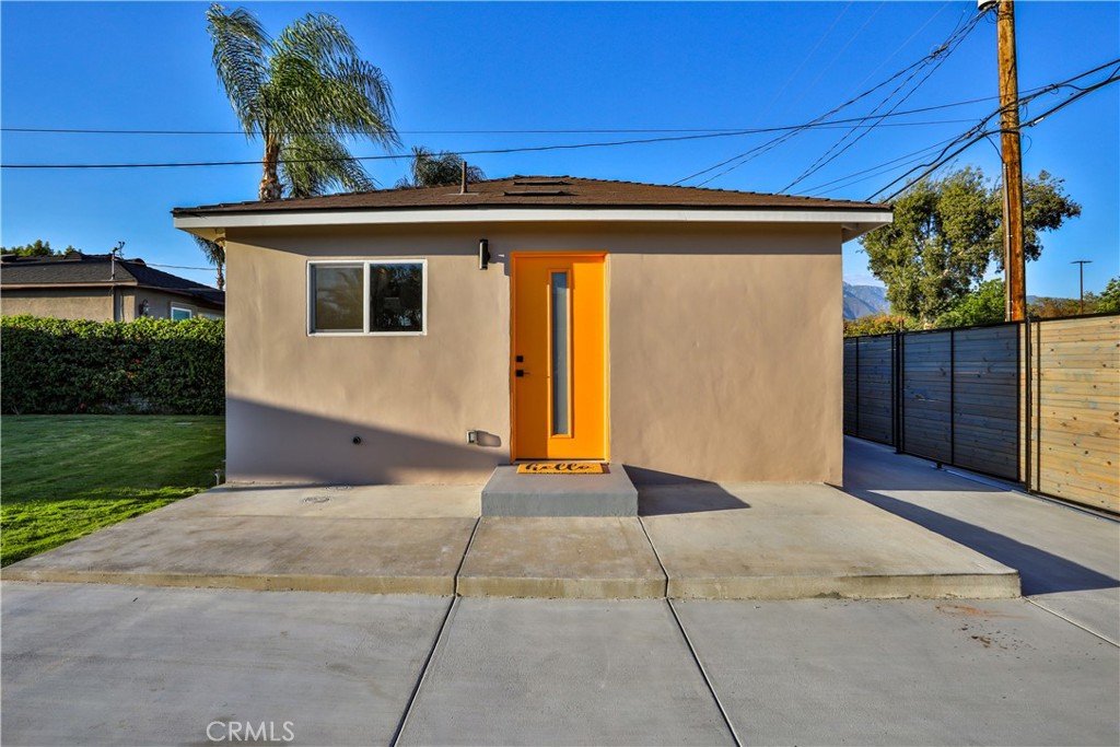 664 N 8th Avenue