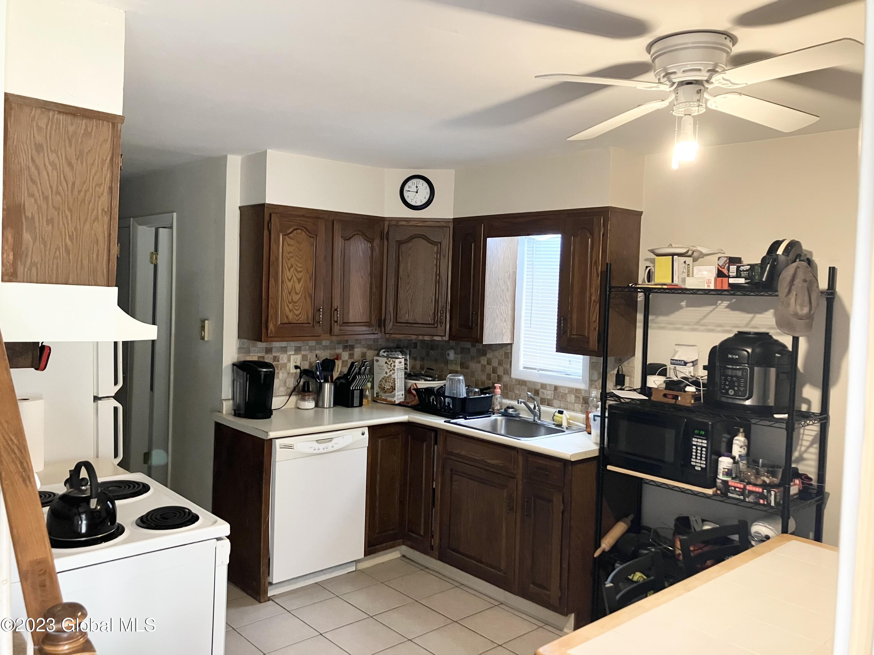 330-332 Giffords Church Road