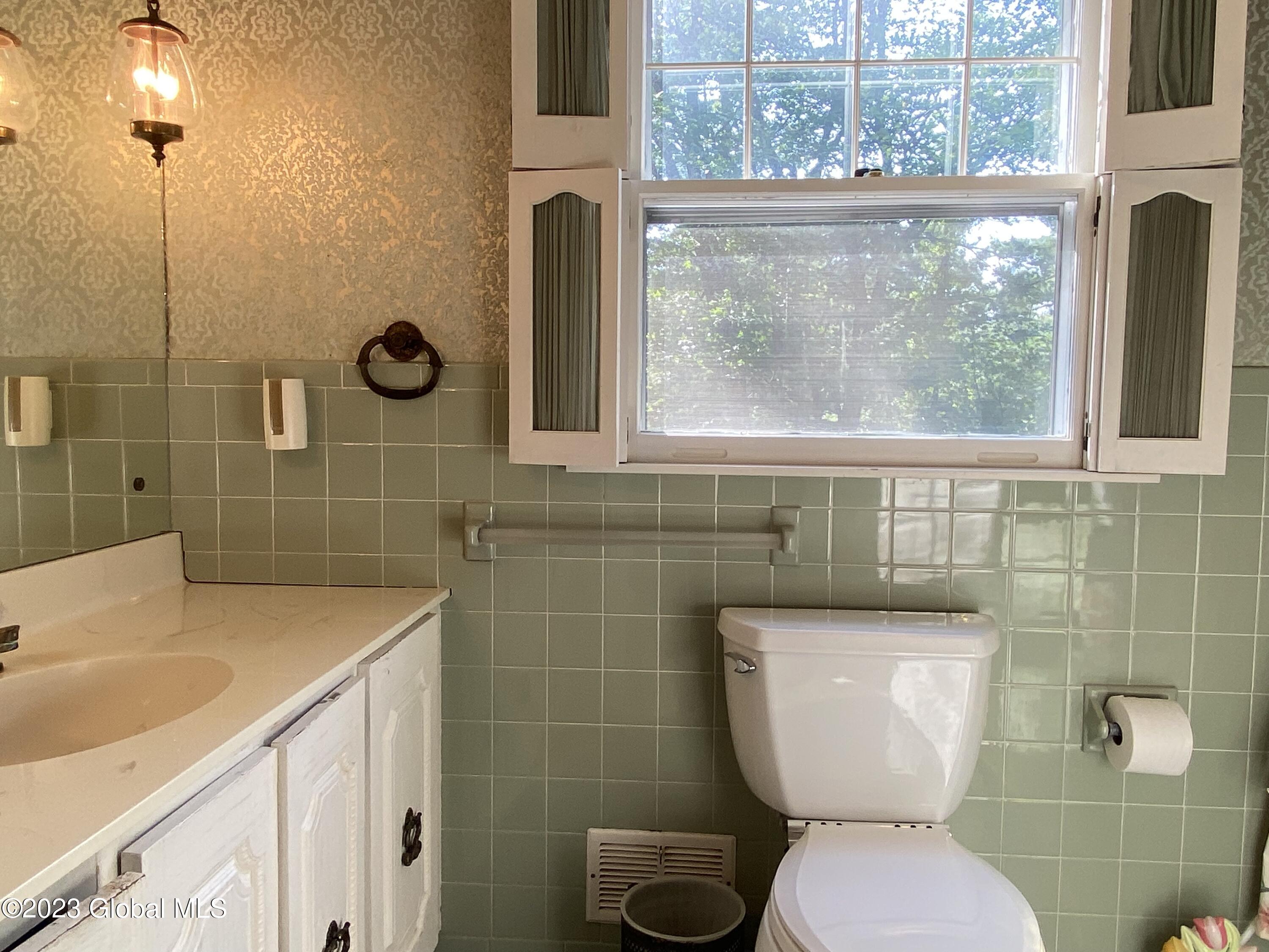 1409 Fox Hollow Road