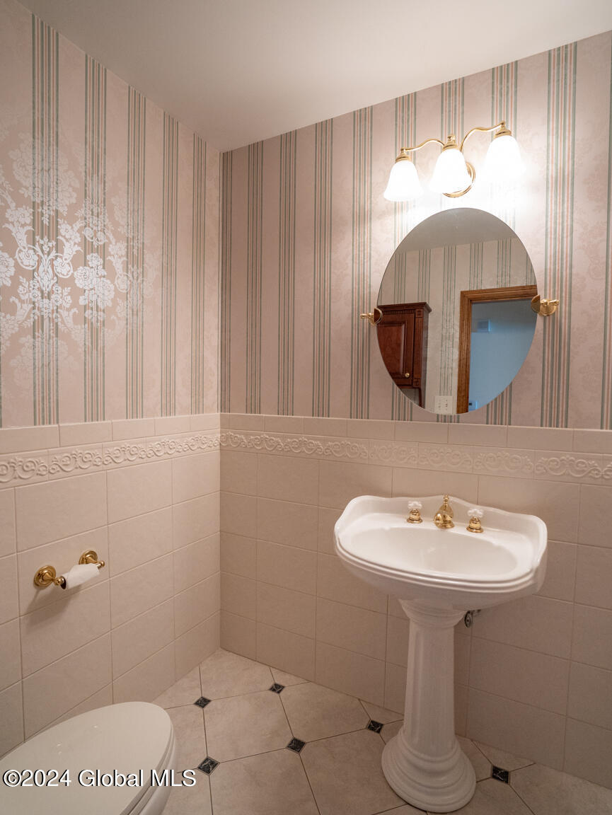 3087 New Williamsburg Drive