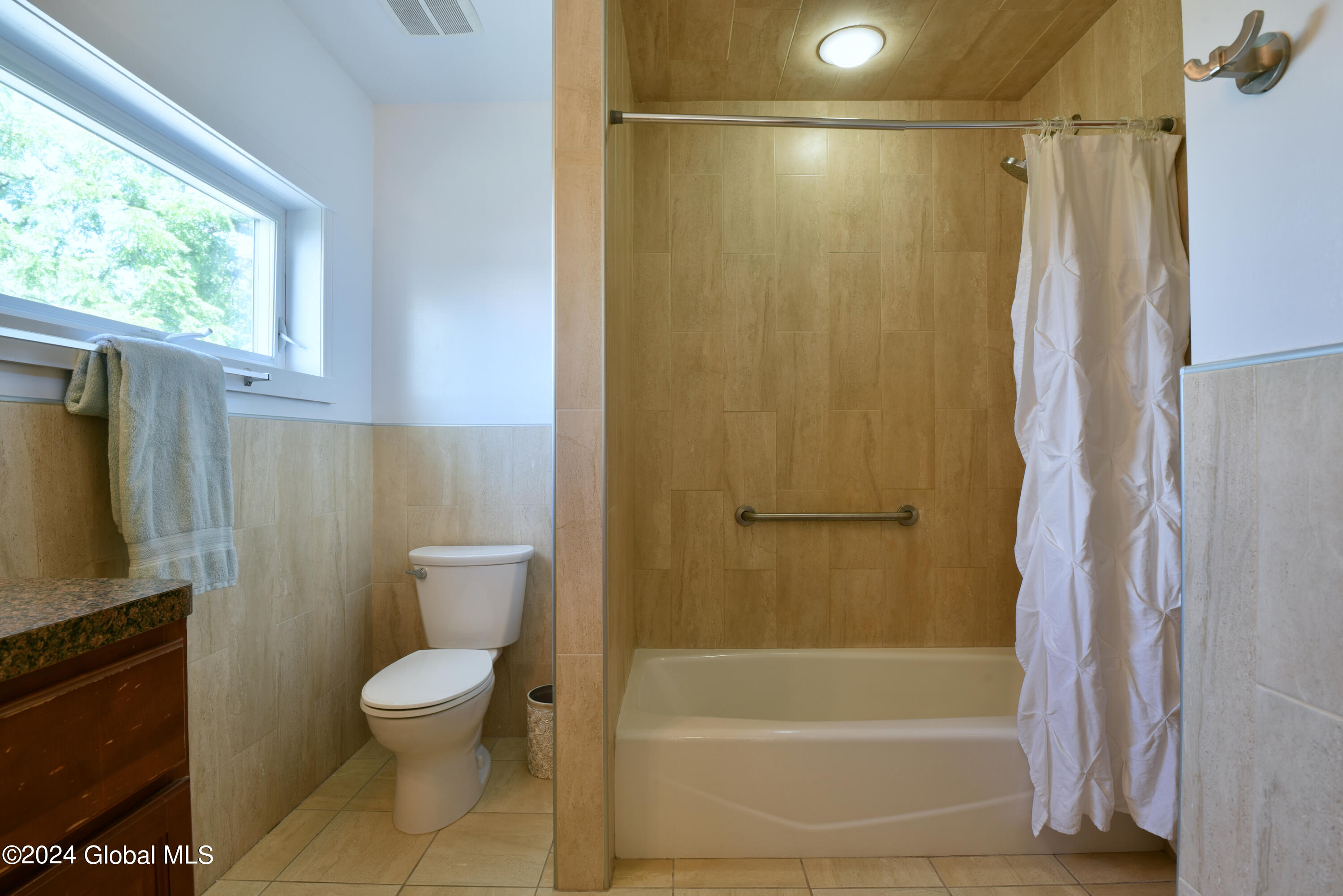 24 1st Street, Castleton-on-Hudson