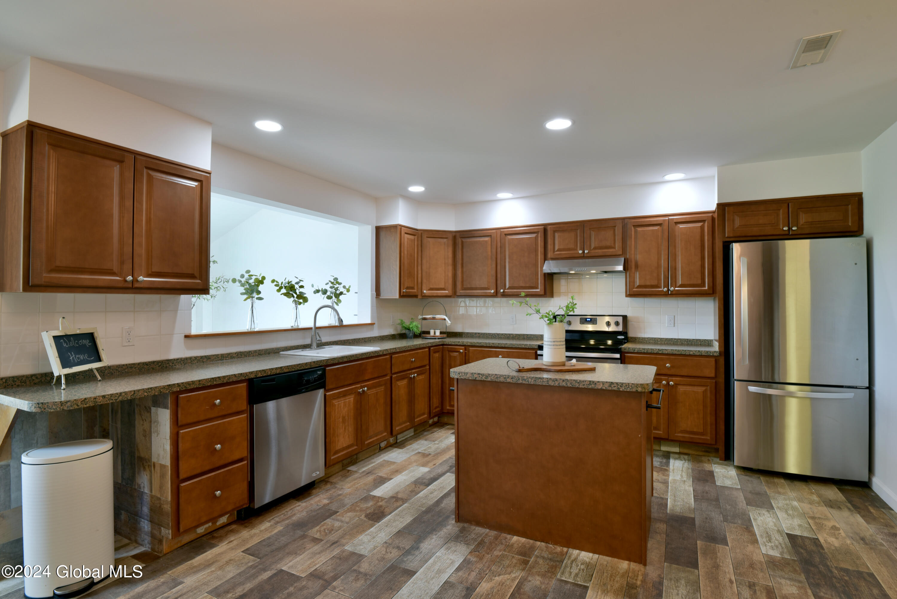 24 1st Street, Castleton-on-Hudson
